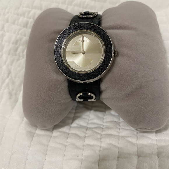 Authentic Gucci Horse Bit Watch - Picture 2 of 11